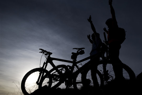 Shiloette mit Radfahrer - Mounatinbiker