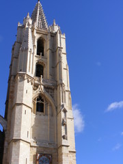 Fototapeta na wymiar Torre Catedral de León