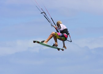 Saut de kite surfeur