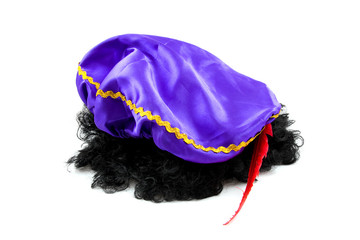 purple hat with red feather and black hair of Zwarte Piet