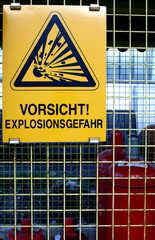 Vorsicht Explosionsgefahr Gasflaschen