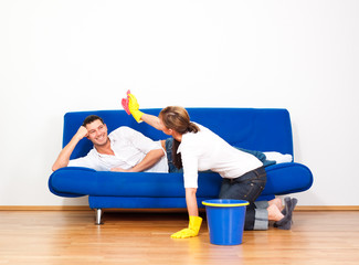 Obraz premium couple houskeeping