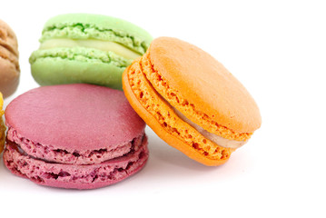 macarons sur fond blanc