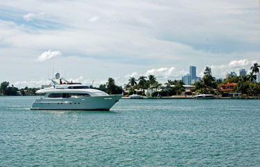 White Yacht on The Intercoastal off Dilido Island