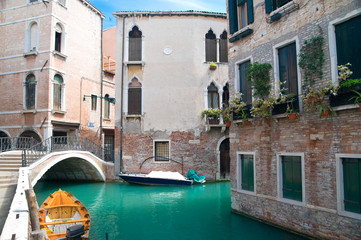 Fototapeta na wymiar romantischer Kanal in Venedig