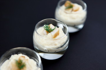 Verrines de crème de céleri aux noix de Saint Jacques