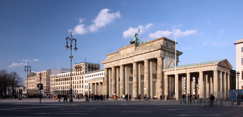 Fototapeta na wymiar Brama Brandenburska, Berlin, panoramiczny, z tyłu
