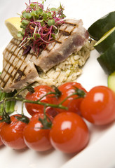 Grilled Tuna & Cherry Tomato salad