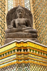 Sitting Buddha statue
