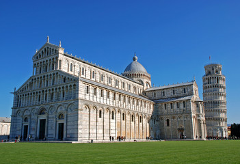 Leaning Pisa tower and Baptistery
