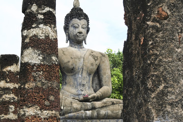 sukothai ancient buddha