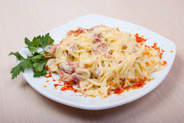 Italian paste with cheese and bacon