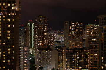 Fototapeta na wymiar Nocny widok na miasto