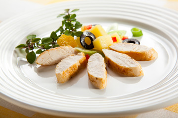 Grilled turkey fillet and vegetable salad