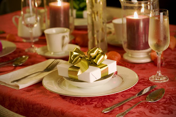 elegant Christmas table setting in red
