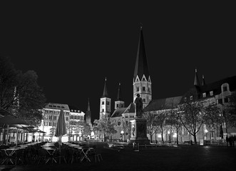 Fototapeta na wymiar Münsterplatz - Bonn