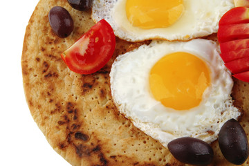 fried eggs with tomato