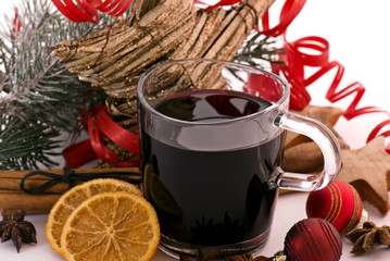 Glühwein mit Dekoration