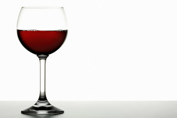 Rotwein in einem Bordeaux-Glas