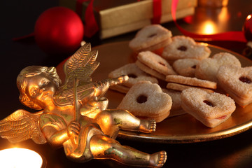 Weihnachten,Gebaeck,Herzplaetzchen mit Marmeladenfuellung
