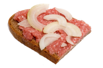 Mett-Brot mit Zwiebeln
