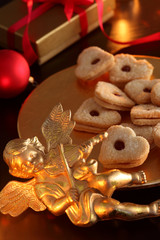 Weihnachten,Gebaeck,Herzplaetzchen mit Marmeladenfuellung