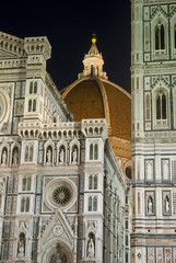 Fototapeta premium Firenze, scorcio della Cattedrale in notturno 1