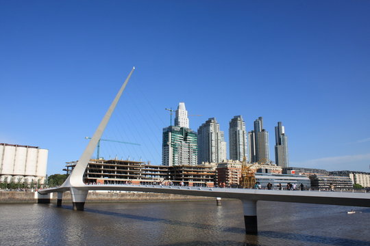 Buenos Aires, puente de la mujer