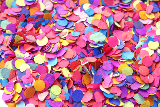 confettis multicolores