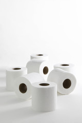 papel higiénico blanco rollos