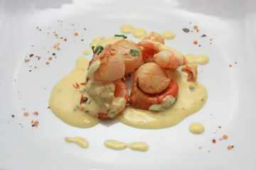 saint-jacques et crevettes