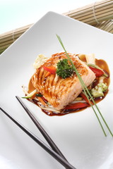 lachs teriaki sushi