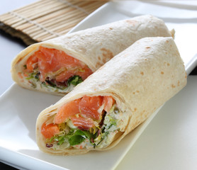 sushi wrap lachs gemüse
