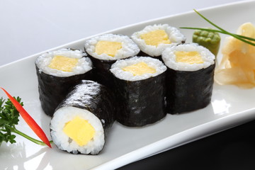 sushi maki tofu ei © eyeami