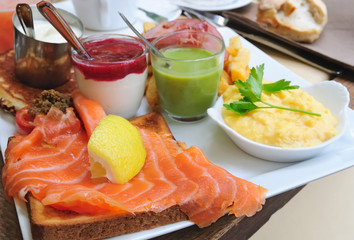 Fresh Salmon with lemon and bread