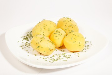 SPEISEKARTOFFEL MIT PETERSILIE