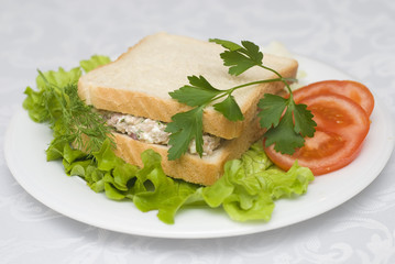 Tuna salad sandwich