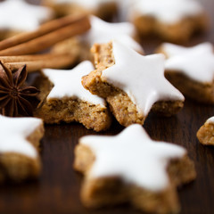 Frosted christmas cookies with spices