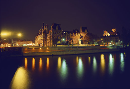 Fototapeta france,paris : hotel de ville et seine la nuit