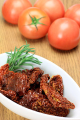 dry tomato and fresh tomato