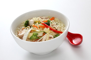 asiatische nudelsuppe ramen