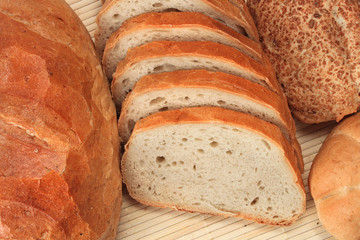 Loaves of bread and bread rolls
