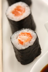 sushi maki garnele