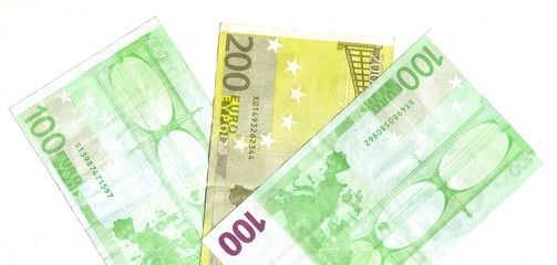 detail fo 100 and 200 euro notes