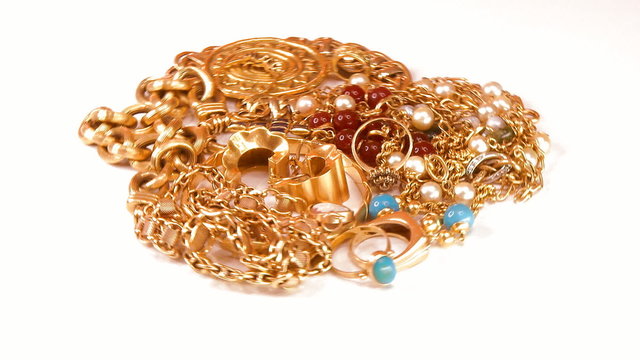 Lots of pieces jewelry in gold rotate