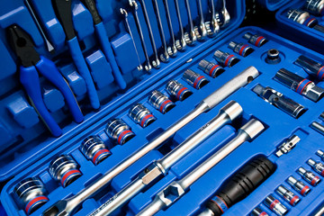 Kit of metal spanners scredrivers