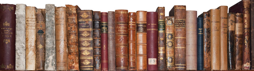 Libri antichi su scaffale