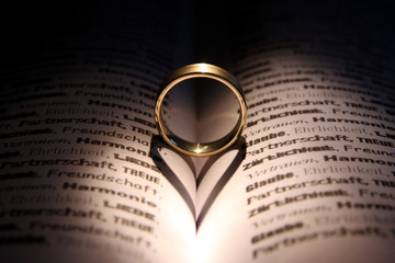 Fototapeta premium Ring mit Herz