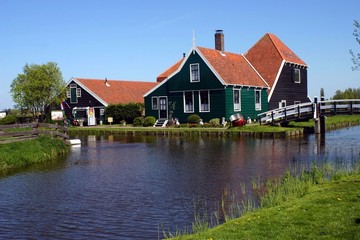 Fototapeta na wymiar Typical Dutch country house in Netherlands