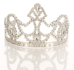 Obraz premium crown or tiara isolated on a white background with reflection